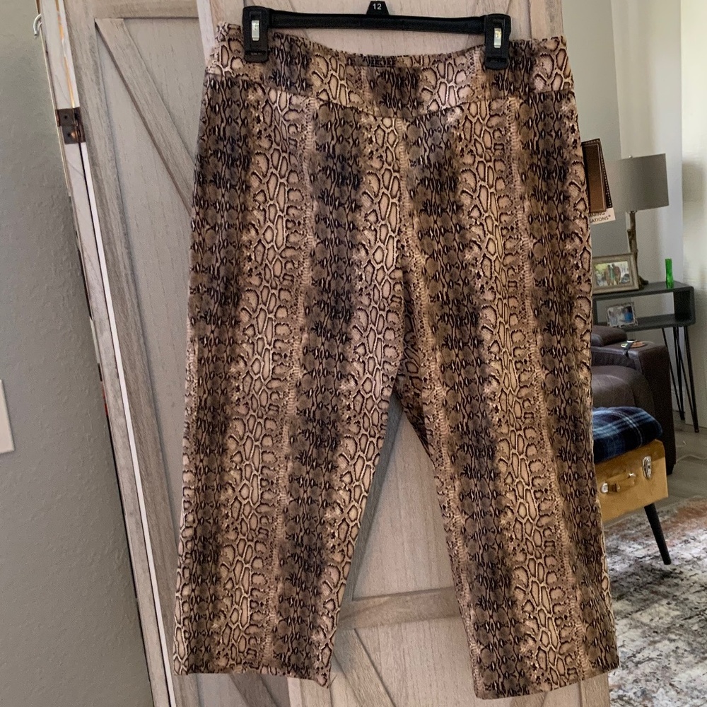 New Animal print  capris